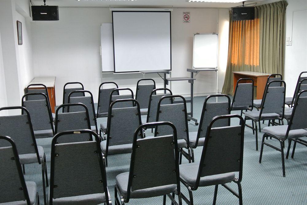 Ymca Penang Hostel Джордж Таун Екстериор снимка