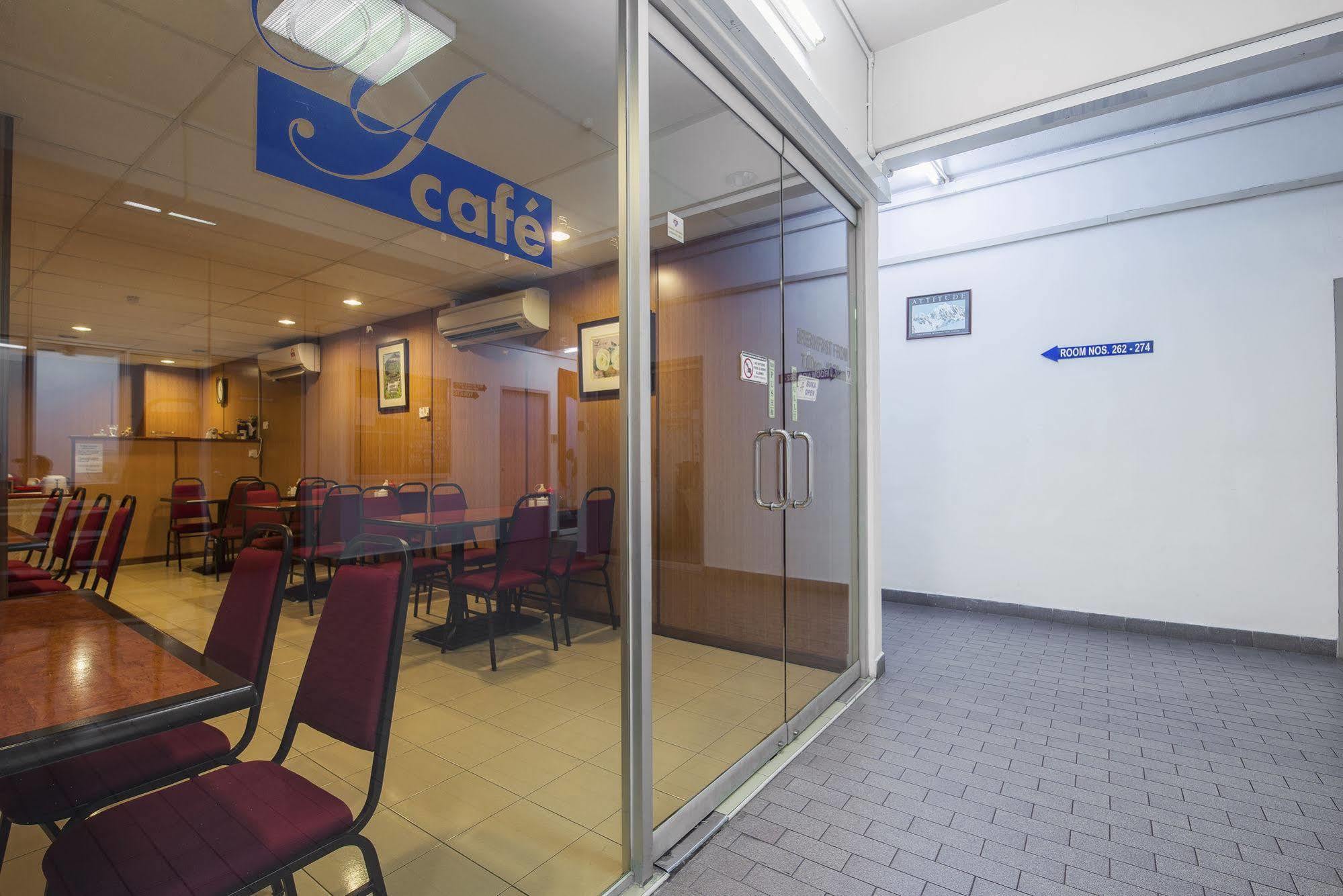 Ymca Penang Hostel Джордж Таун Екстериор снимка