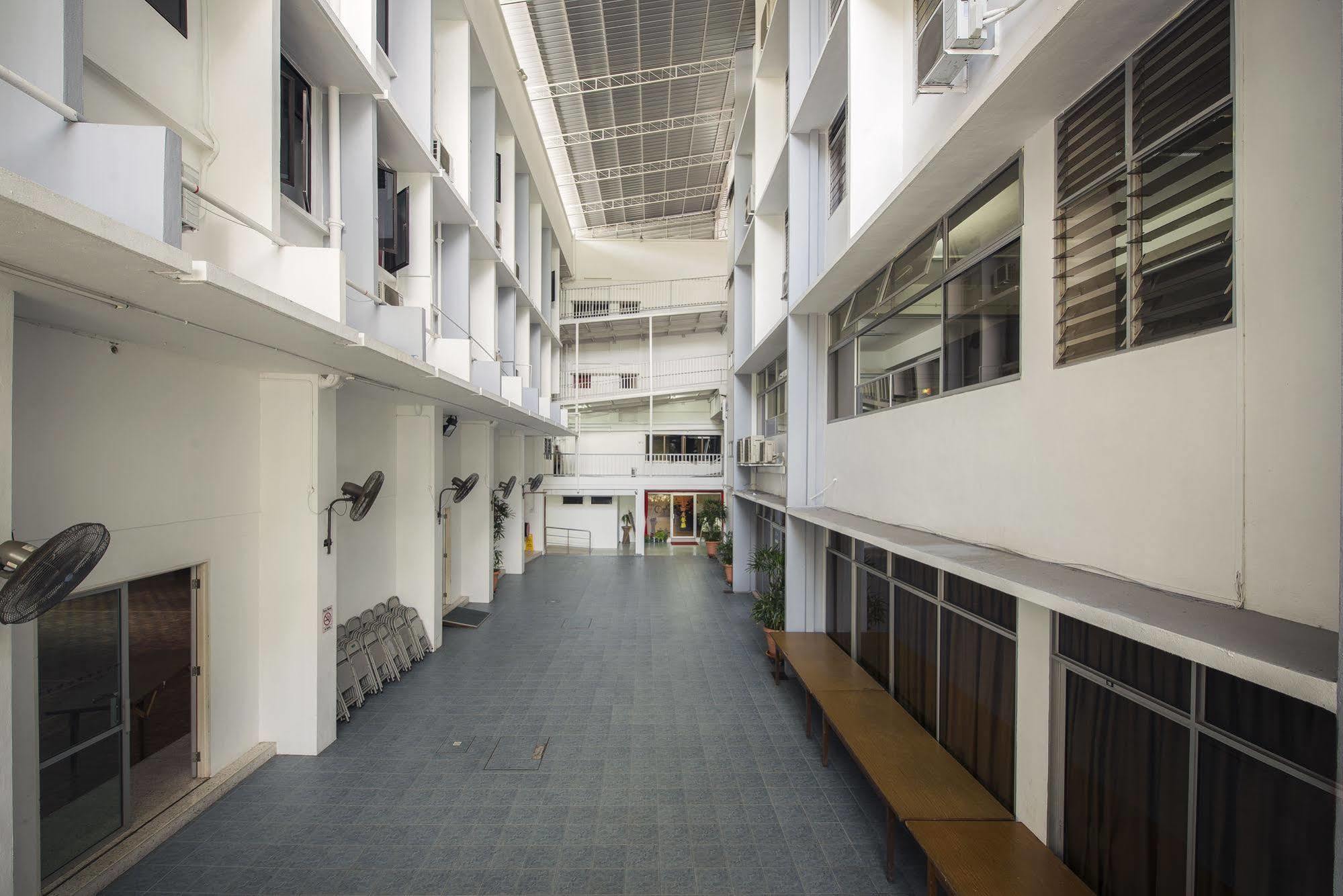 Ymca Penang Hostel Джордж Таун Екстериор снимка