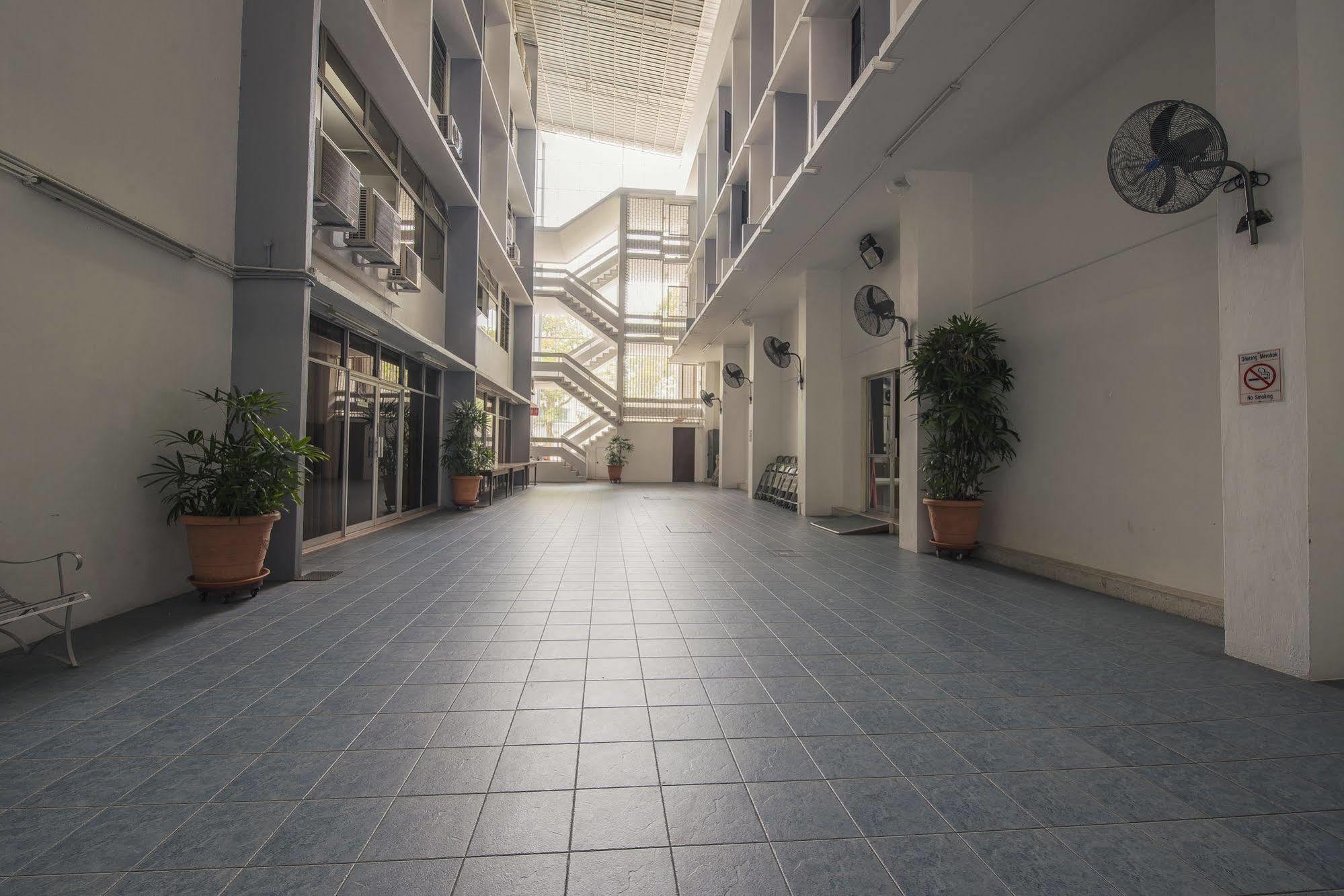 Ymca Penang Hostel Джордж Таун Екстериор снимка